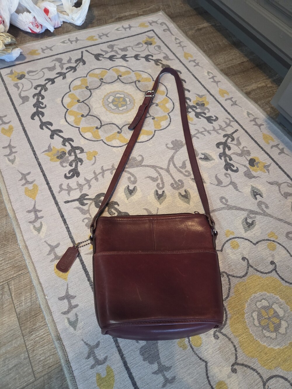 VINTAGE BUCKET BAG - Picture 6 of 10